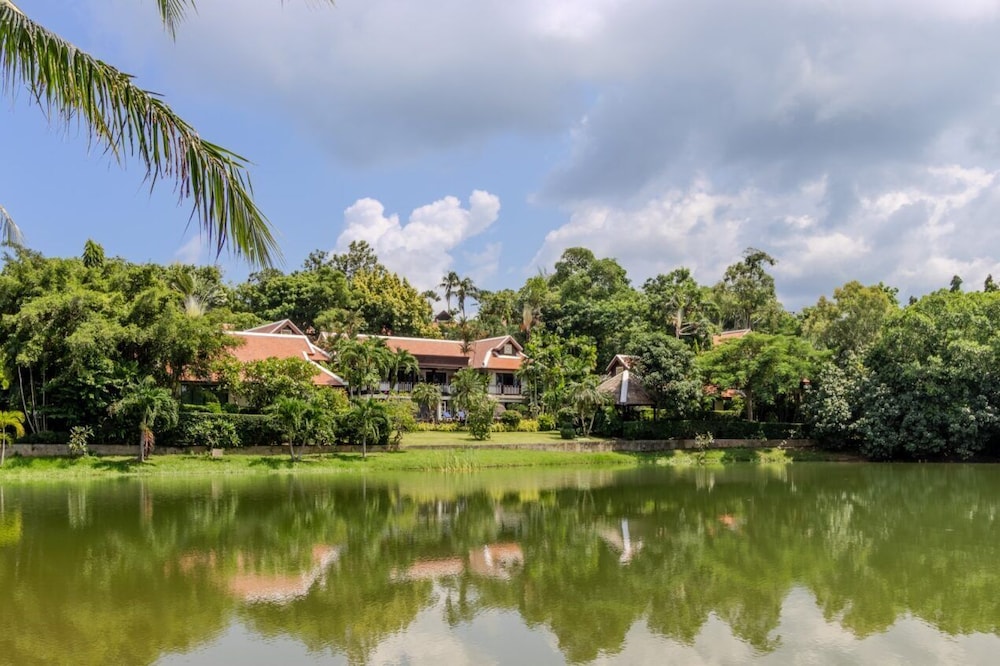 Famous Baan Bua Luxury Estate V238