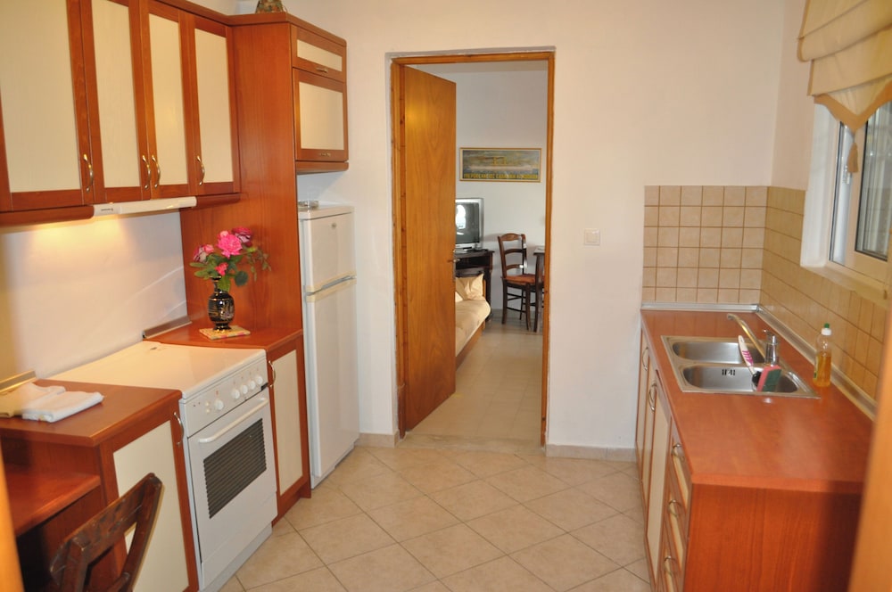 Villa Takis on Pelekas Beach, Apartment B With sea View