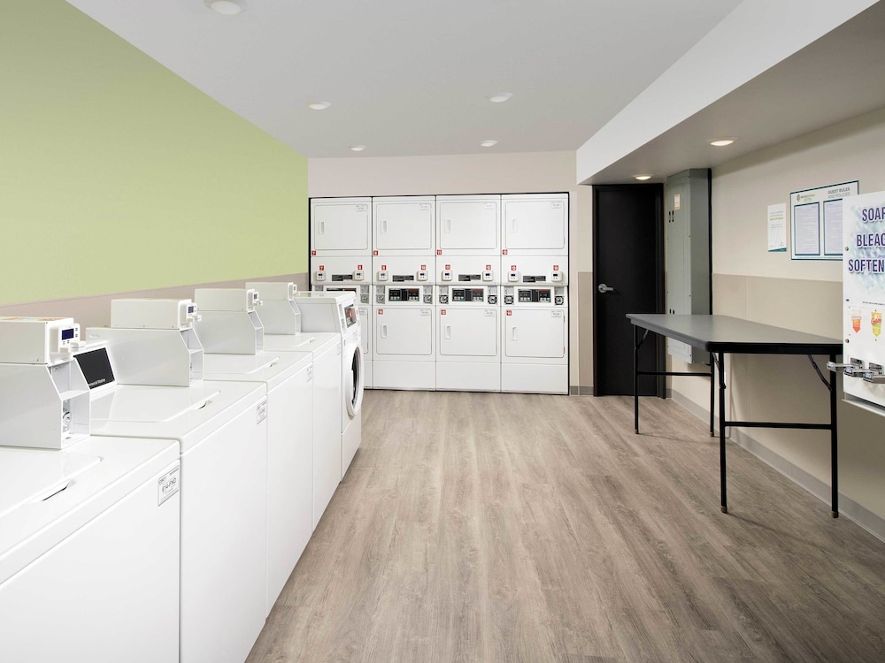 WoodSpring Suites Chicago Tinley Park
