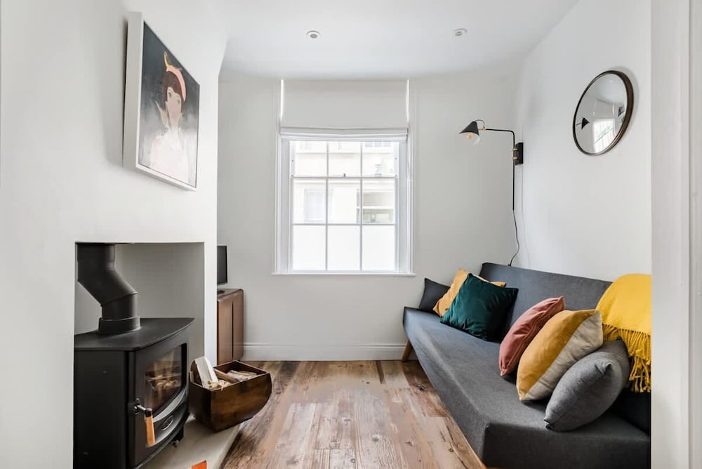 Central Georgian Townhouse With Free Parking