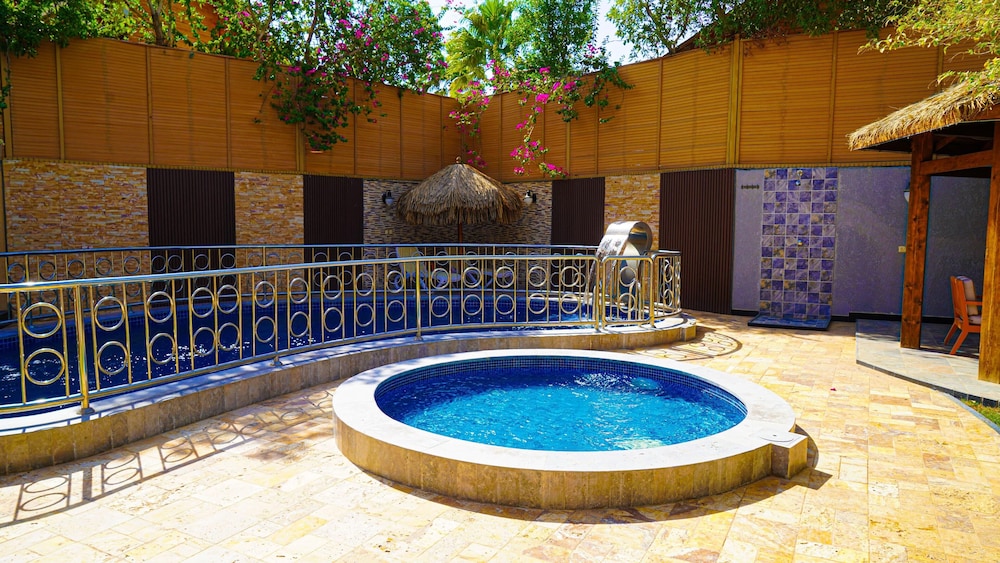 The Land Villas Ammaria
