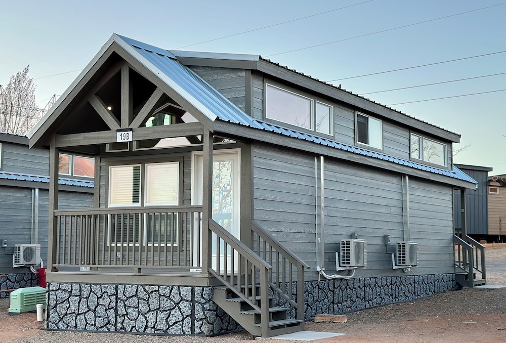 Luxury Tiny Homes - Deluxe King Room