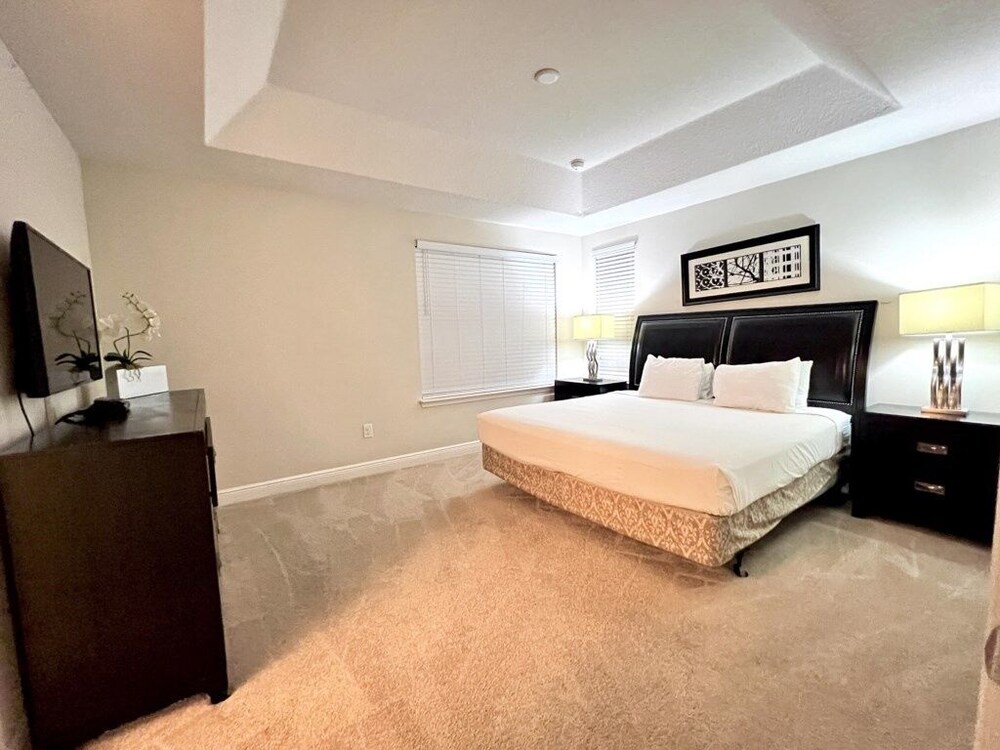 Cozy Family Town Home Close To Disney 4 Bedroom Townhouse by RedAwning view 5