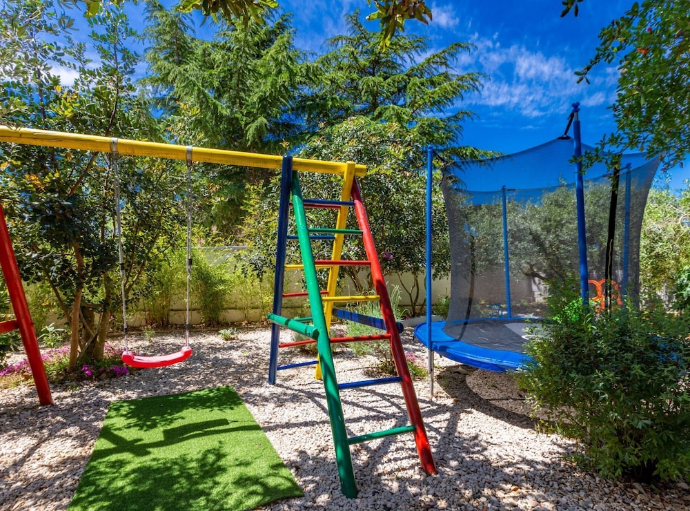 Relaxing Zadar Hideaway With Seasonal Pool & Seaside Charm