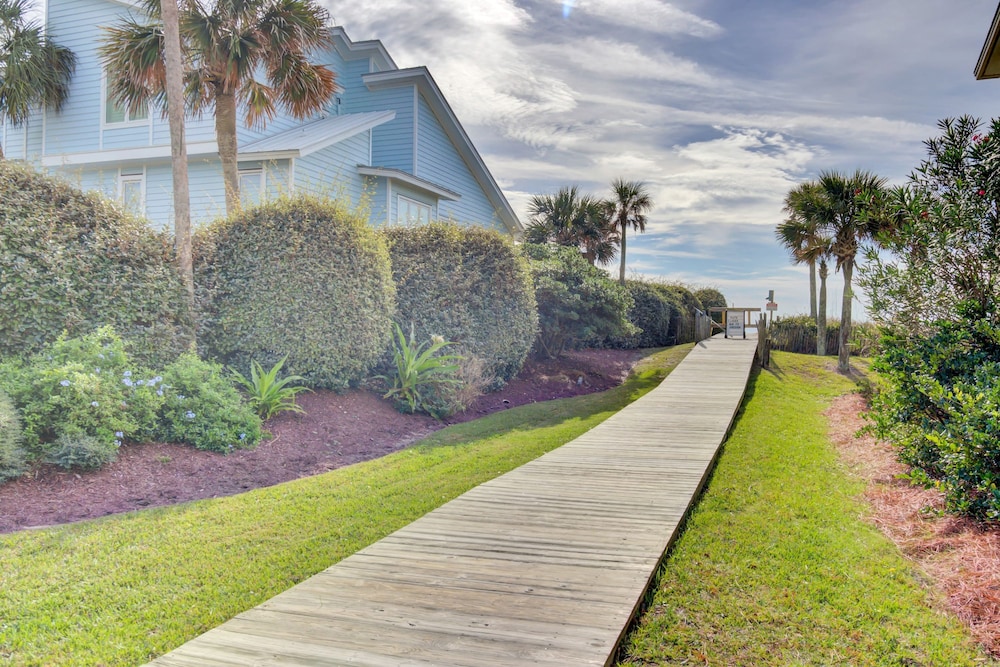 7 Beachwood East by Avantstay Steps to the Beach Ocean Views Hot Tub 7bdr