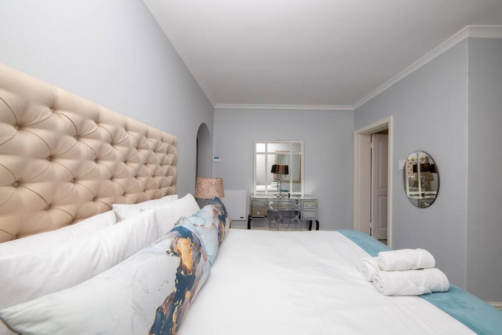 Vintage Nook 1 Bedroom Apartment in Green Point view 3