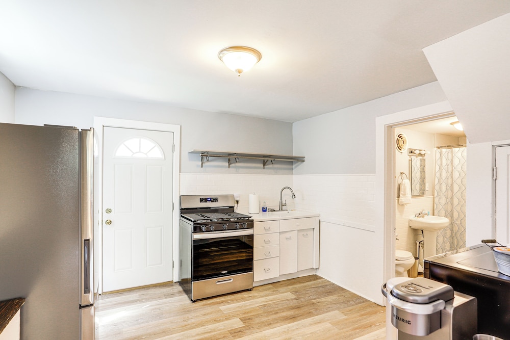 Downtown Sandusky Apartment Near Cedar Point! view 5