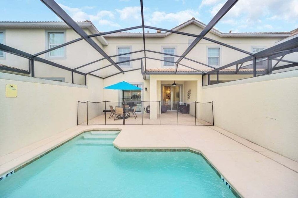 Beautiful Paradise Palms Retreat 4 Bedroom Townhouse