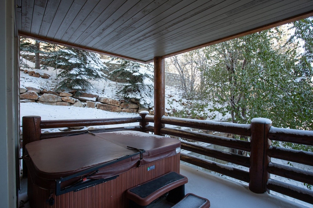 Trail's End Lodge at Deer Valley Resort - One Bedroom Residence with Spa #204 1 Condo