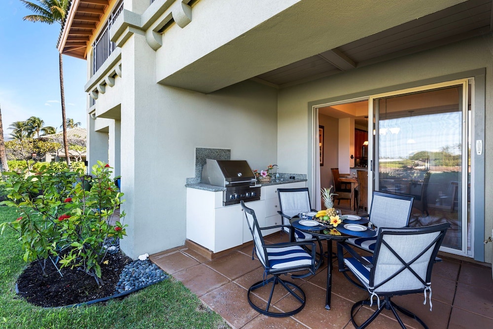 Walk to Restaurants/shopping - Excellent Golf Course Views - Private Beach Access - Vrkcv