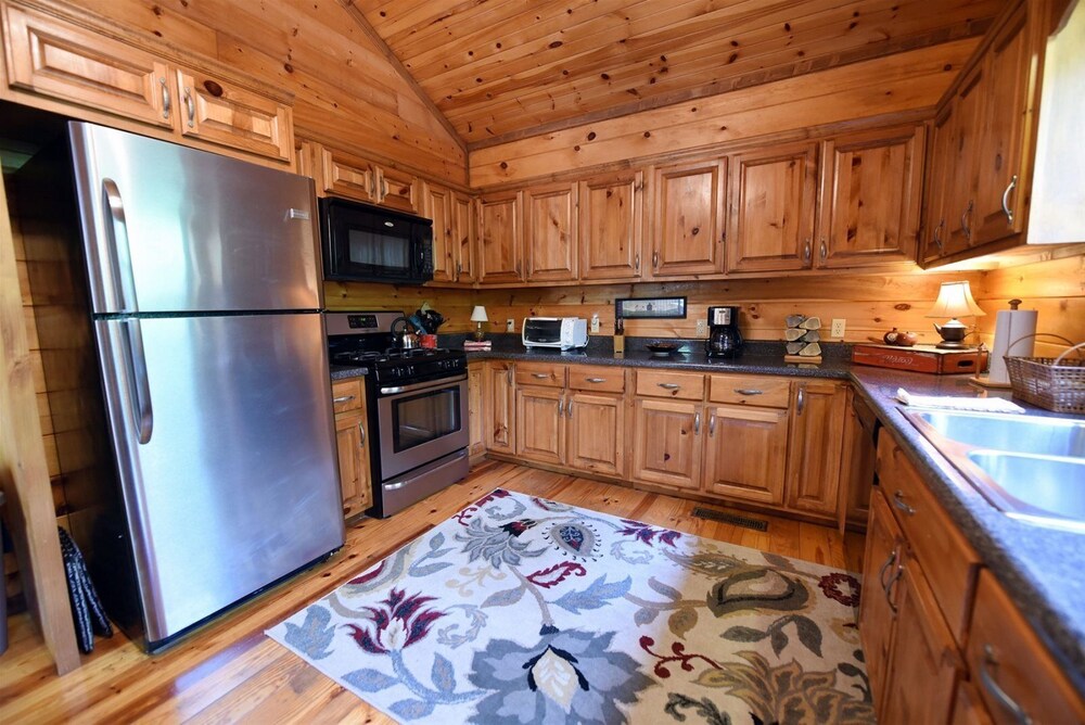 Knotty Pony Cabin- Blue Ridge view 5