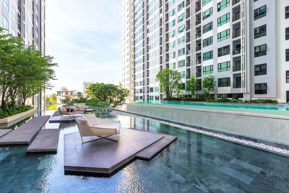 The Base Central Pattaya by Favstay