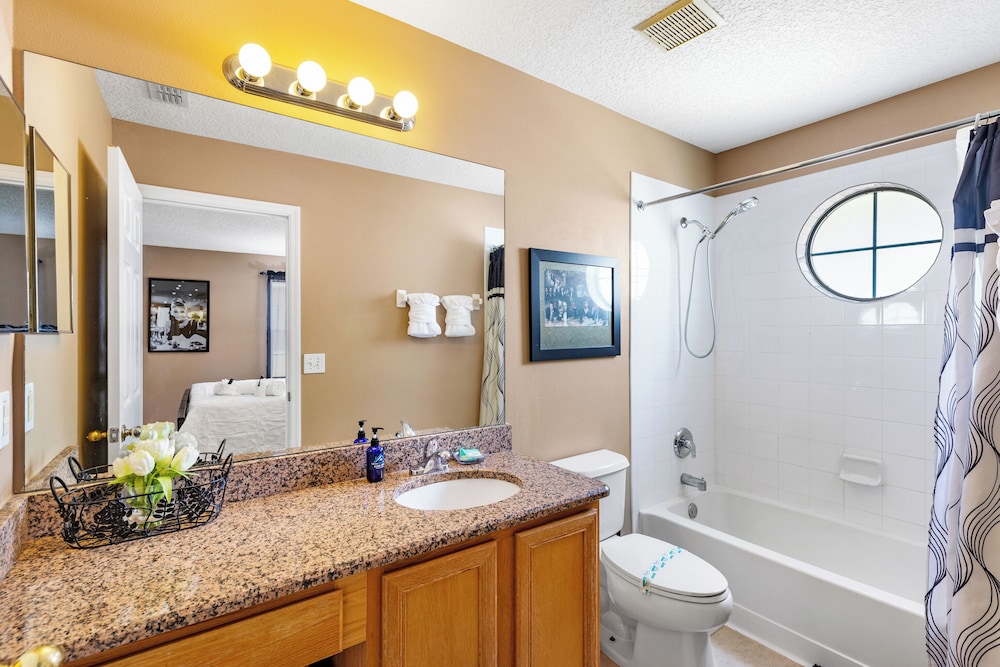 Relax & Unwind – Stunning Home W/ Private Pool!