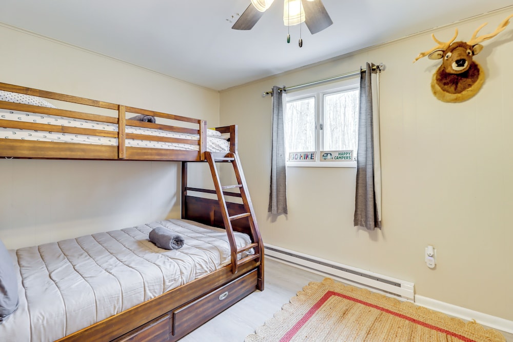 Beach Access: Bbq-ready Poconos Family Getaway!