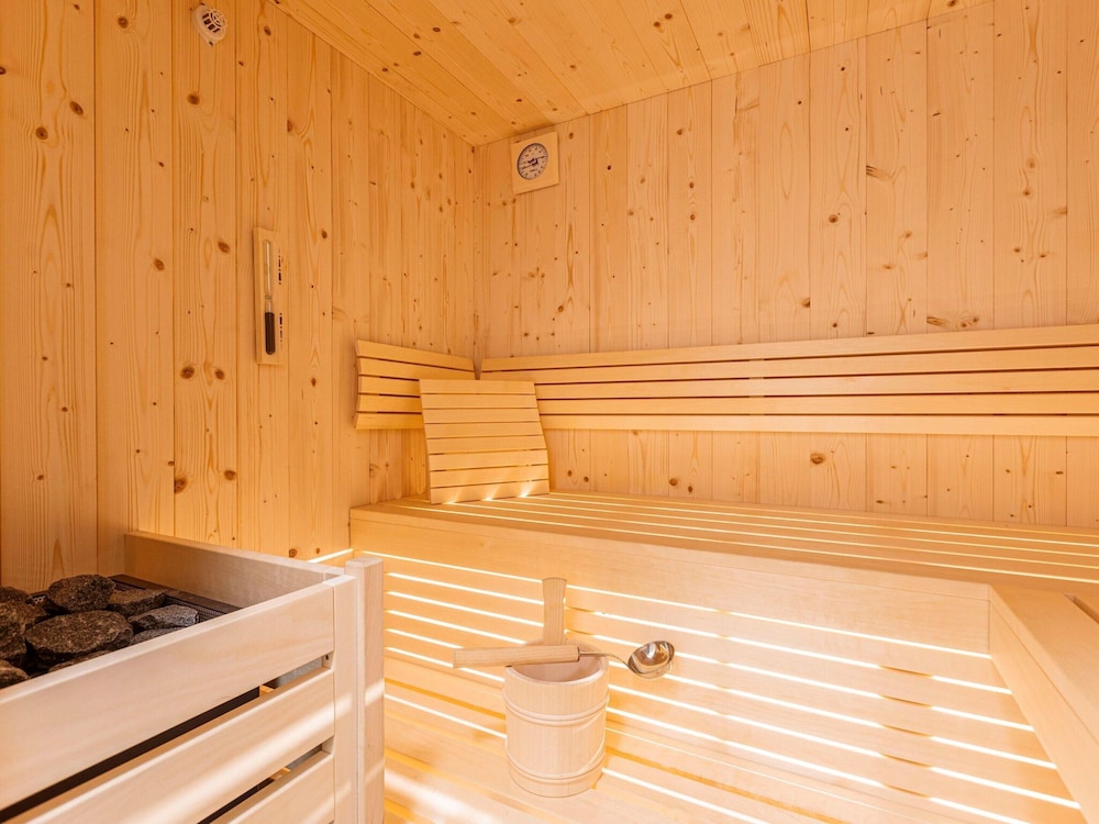 Inviting Chalet on the Ski-slope