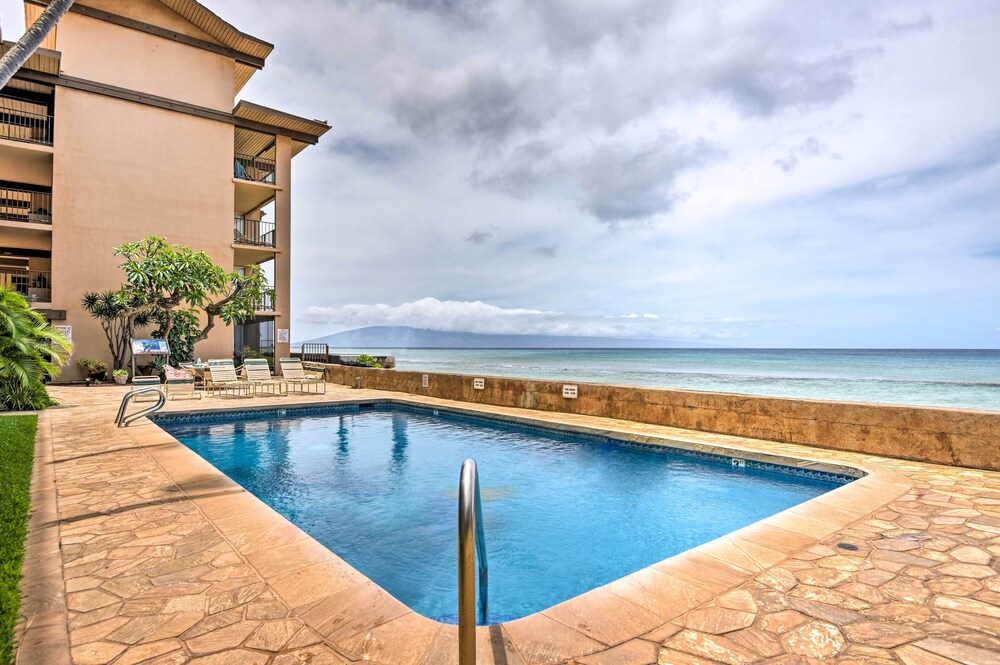 Beachfront Lahaina Condo w/ AC: Featured on Hgtv!