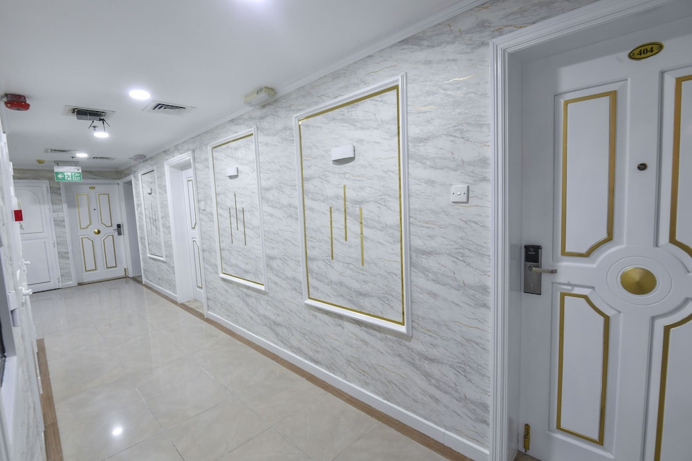 Hotel Dream White Hotel - Image 1