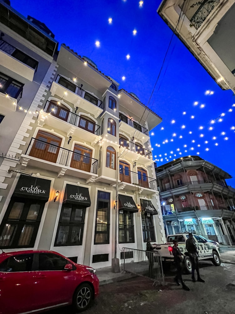The Acapella Condo by Acomodo