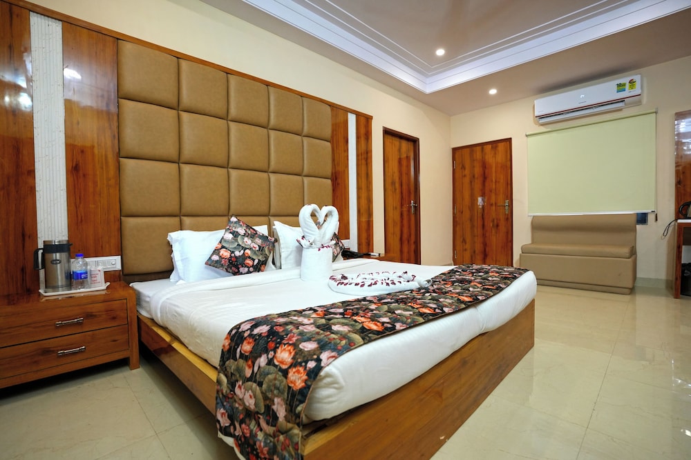 Bamboo Saa Sunrrise Wedding & Wellness Resort, Jaipur
