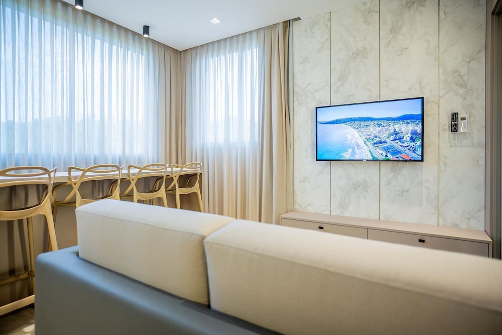 Elegance Residence