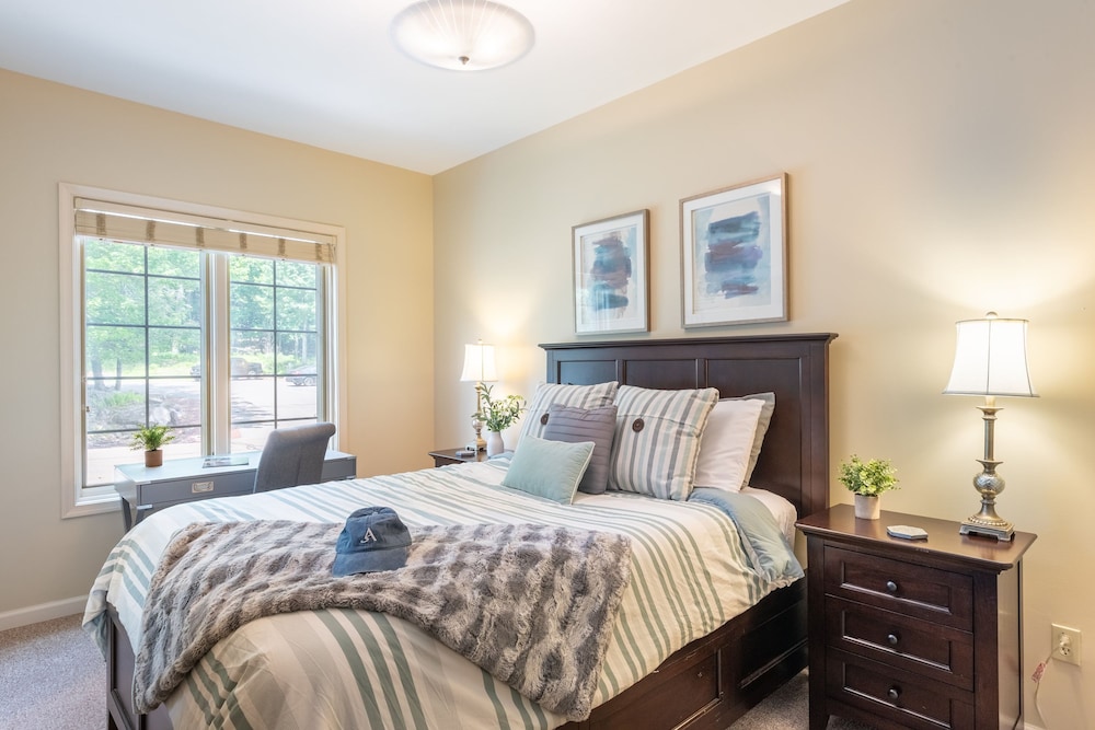 Highland Hideaway by Avantstay Group Poconos Retreat w Patio Game Room