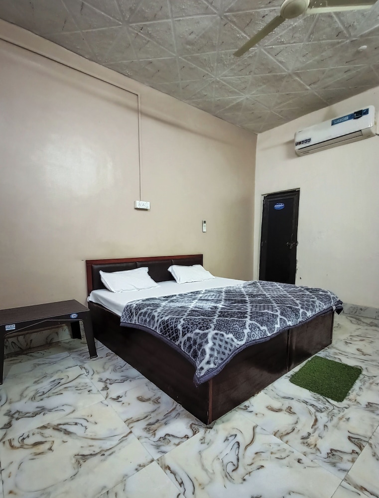 Brajrani Hotel