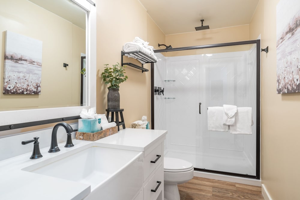 Cimarron Lodge 14 by Avantstay Ski-in Ski-out Property in Complex w Two Hot Tubs Permit 3601