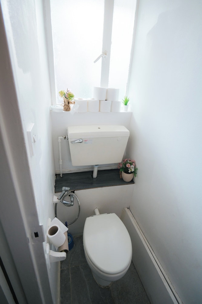 Stylish London Apartment in Hallfield Estate