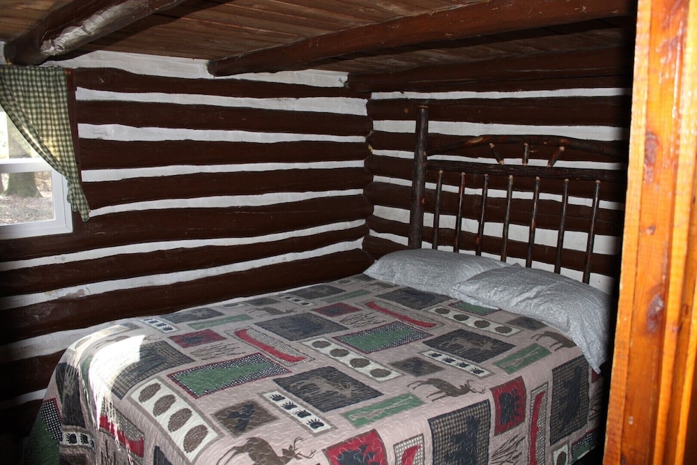 Hominy Ridge Cabins and Gift Shop
