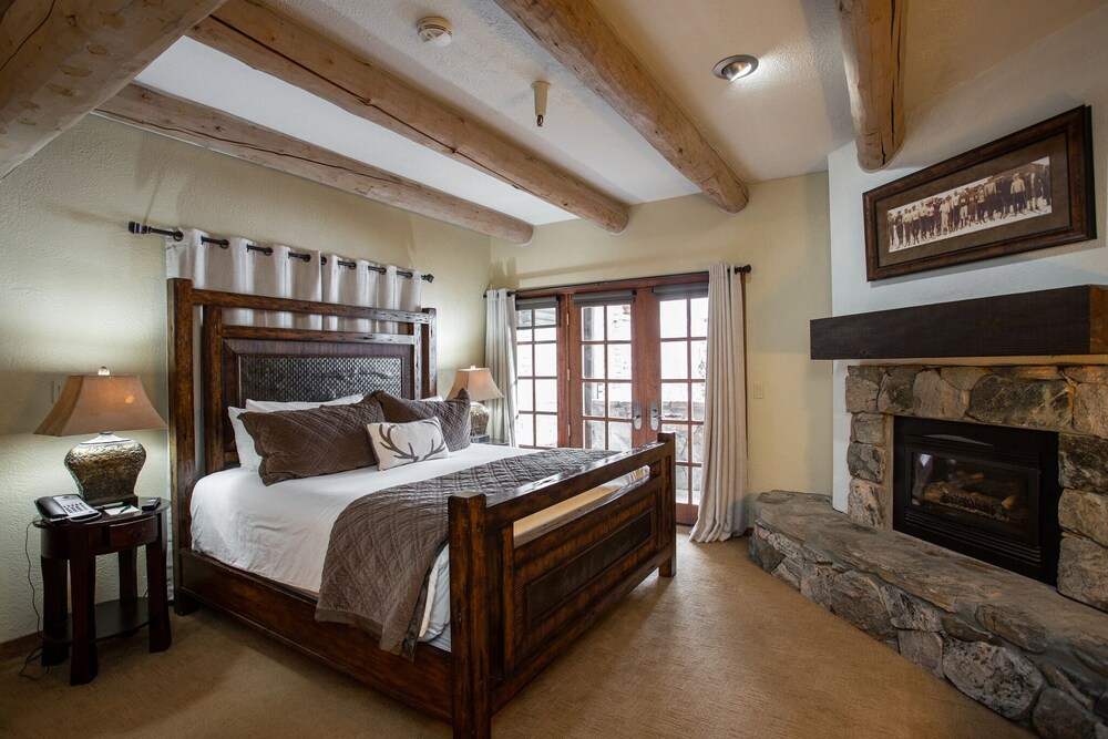Pine Inn at Trail's End Lodge - Three Bedroom Residence with Den and Spa #5 3 Condo