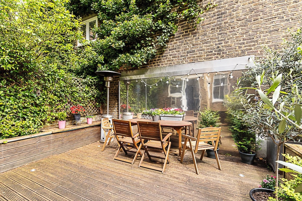 outdoor bbq area