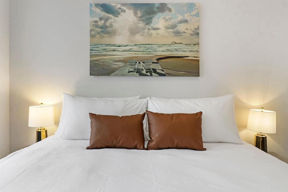 2BR Getaway - Touhy 3S