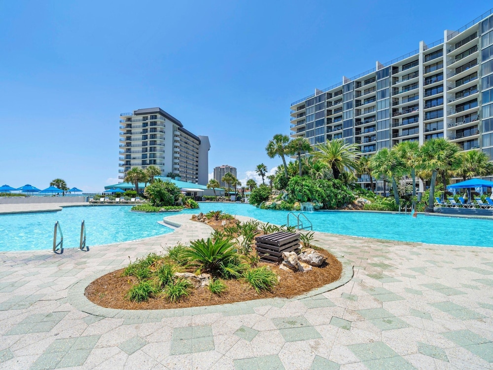 Leeward 308 at Edgewater