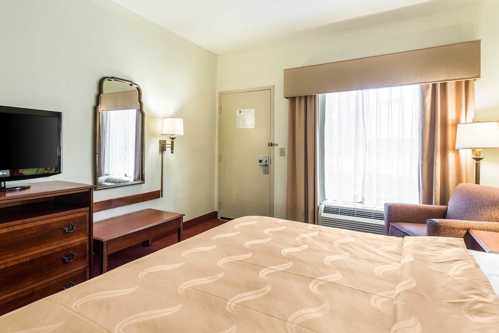 Quality Inn Walterboro I-95 view 3