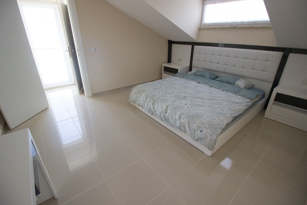 Golf Village Apartment 4 view 5