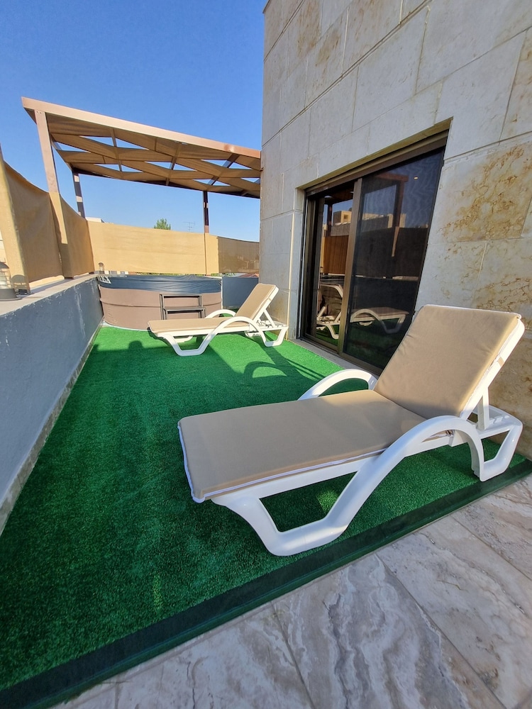 Luxurious Amman Apartment With Private Pool and Modern Amenities