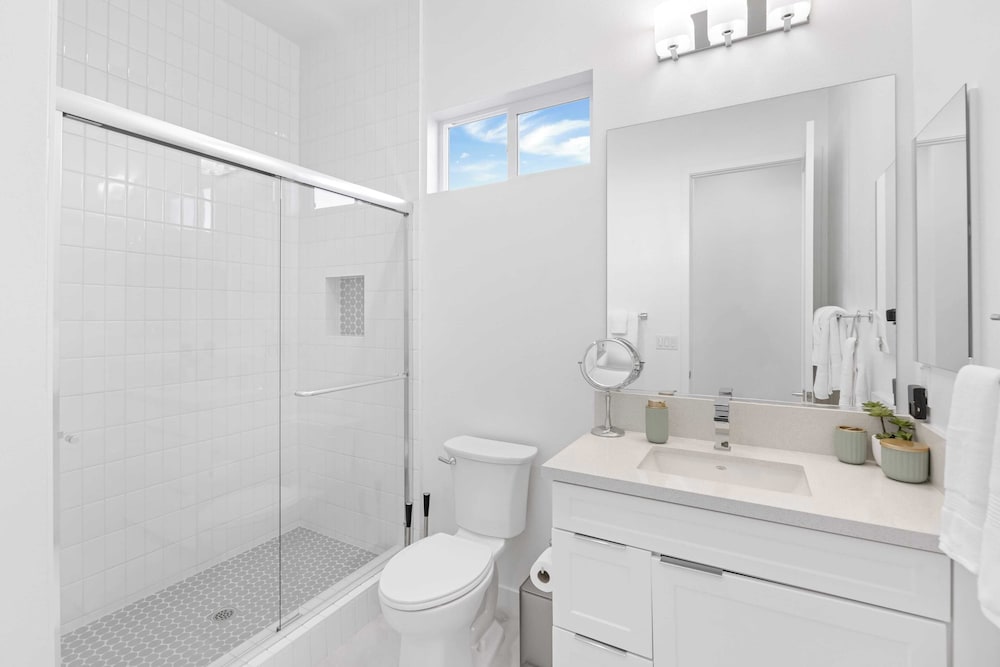 Lumen at Tahquitz: New Build With Pool, Fire Pit & Designer Interiors