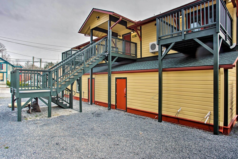 Saluda Main Street Retreat - Central Location! - Property Image 5