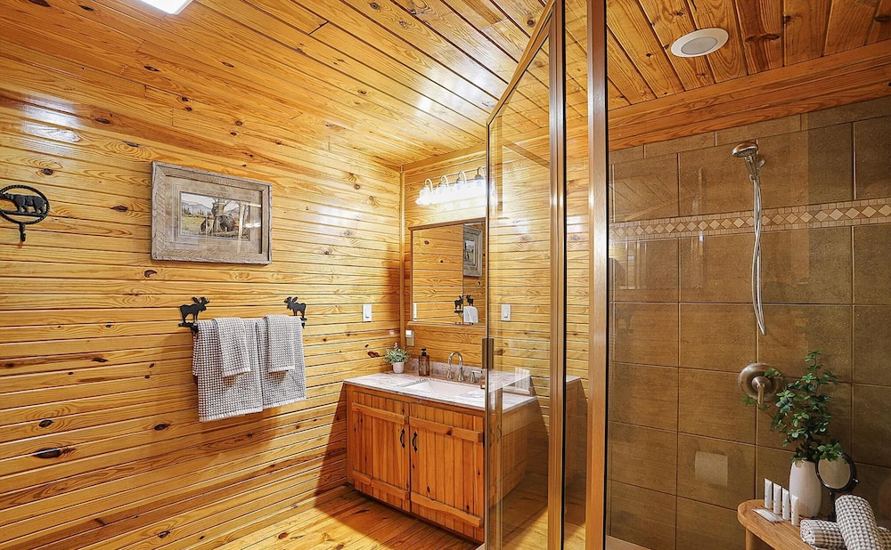 Hickory Hollow Hideaway