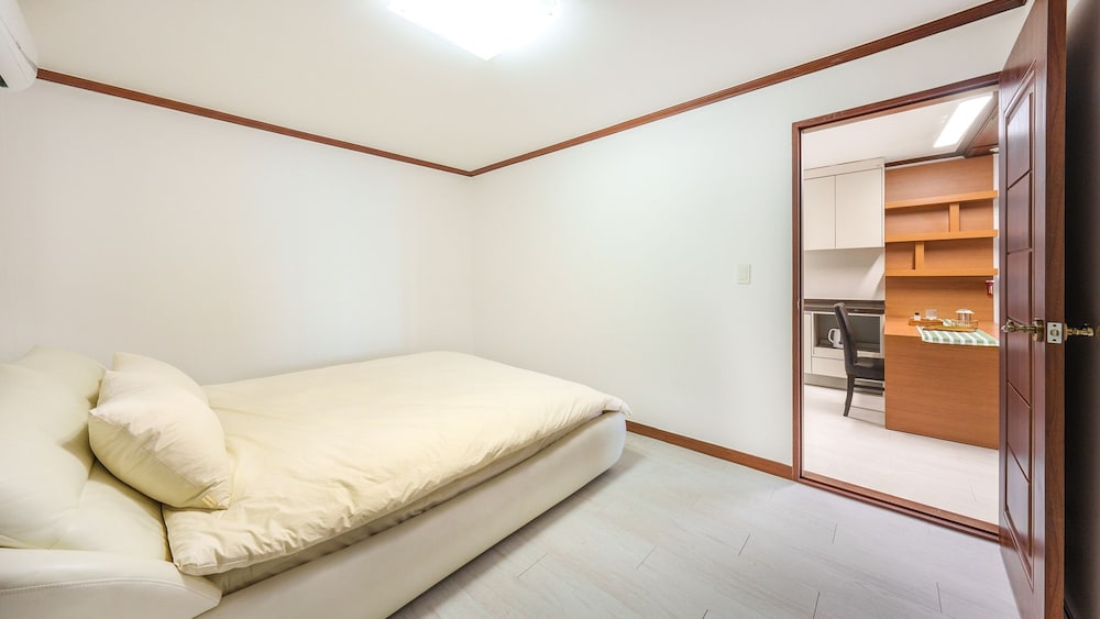 Goseong Beach Jin Spa Pension