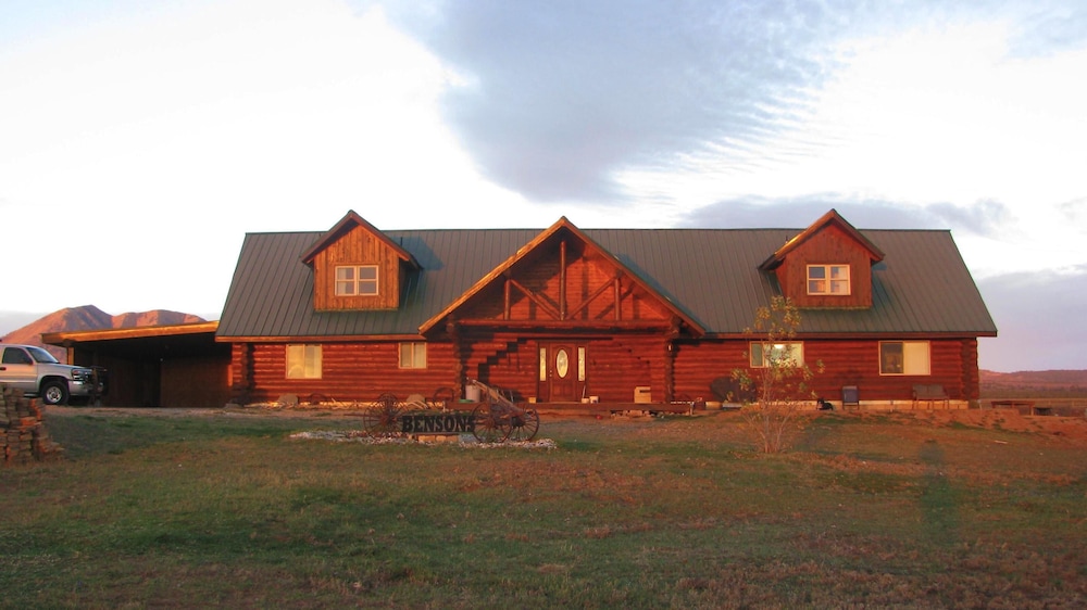 Horsehead Mountain Lodge view 3