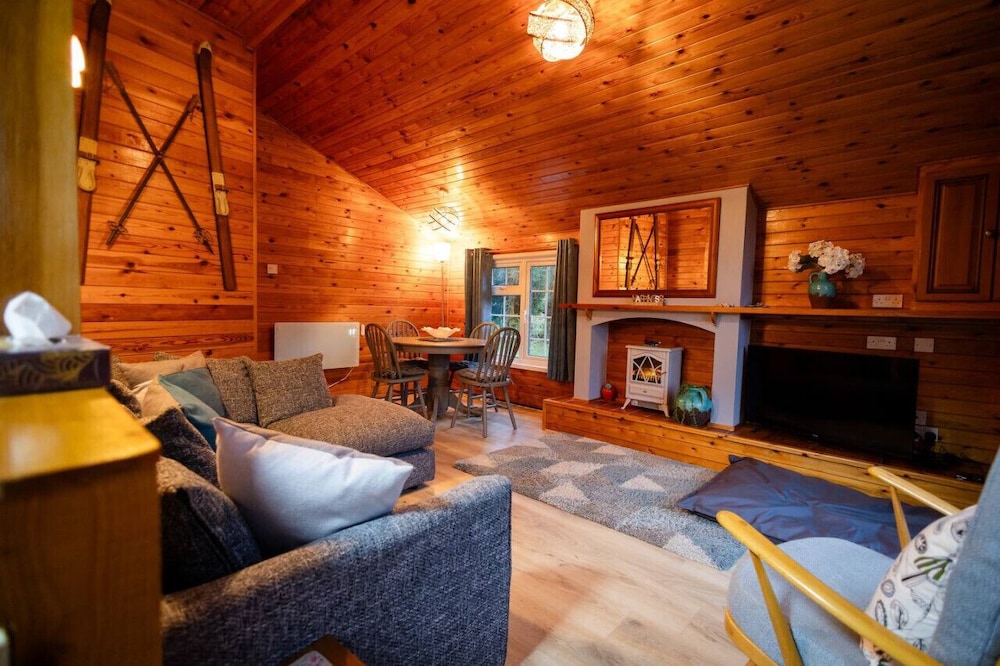 Cozy Log Cabin 346 - Rural Mid Wales