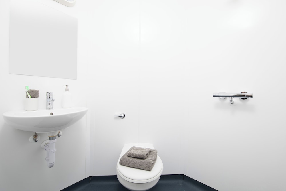 Student Only Ensuite Room in Apt London