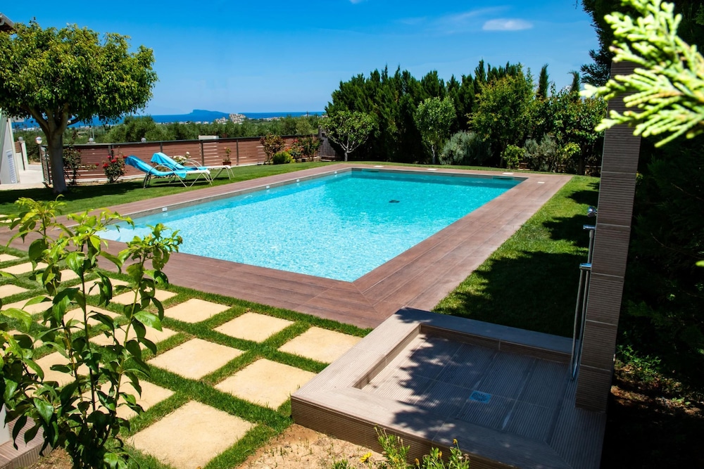 Villa Dimokratia