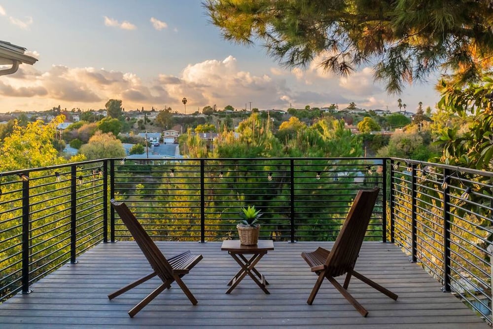 Cozy Comfort LA House With Stunning Scenic Views