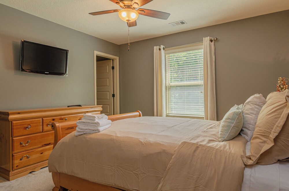 Serene Family Hideaway 4Br w Pool Table