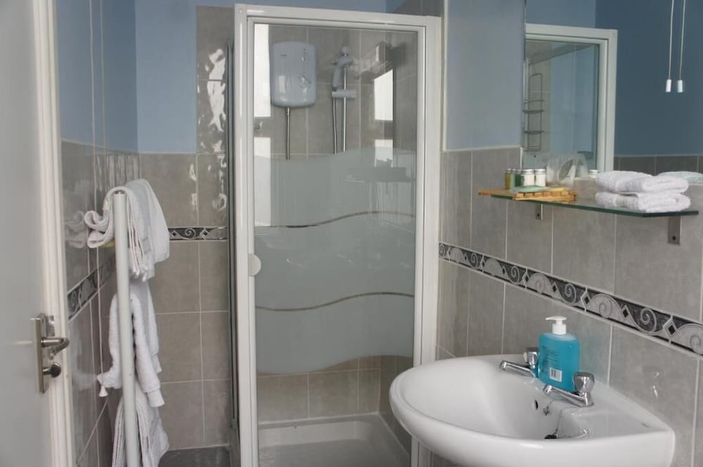 Oxford Vacations - Athena Guest House - Property Image 11