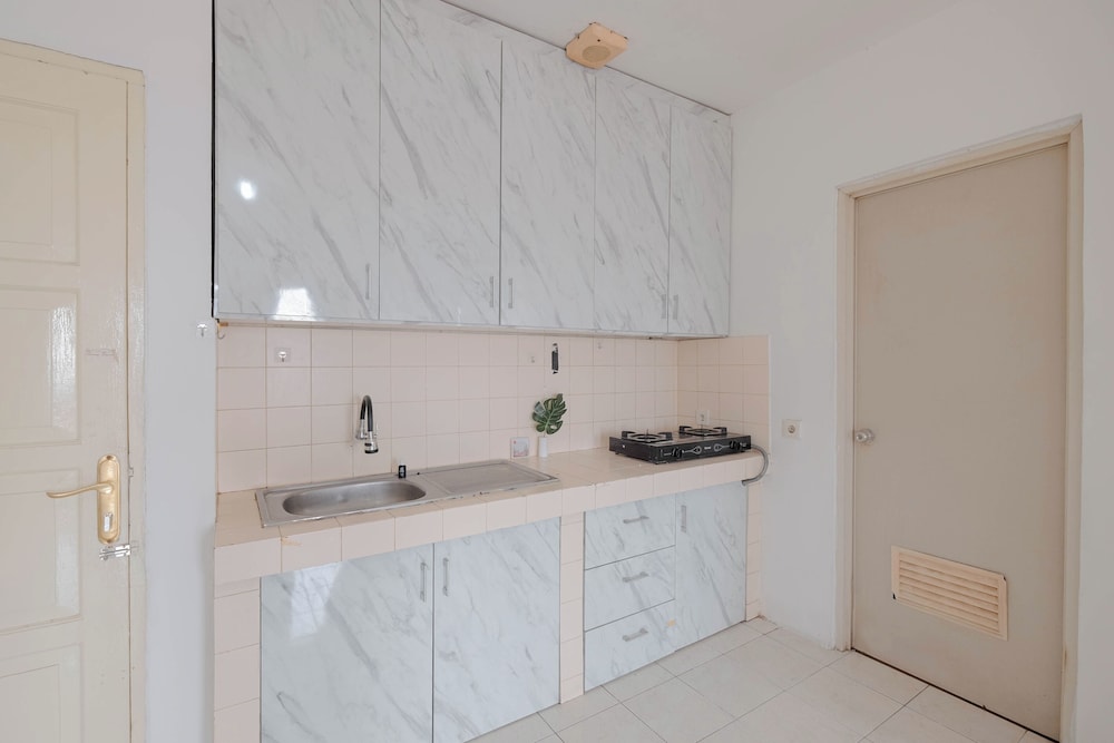 Homey And Simply Look 1Br Puri Garden Apartment