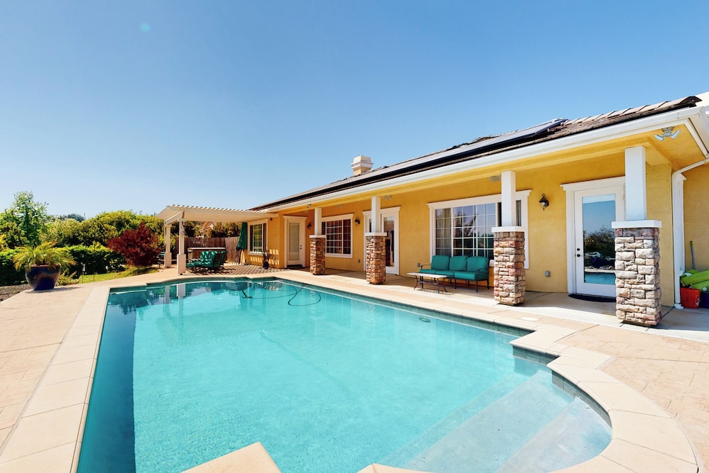 Two Dog-friendly Home, Close to Wine Country