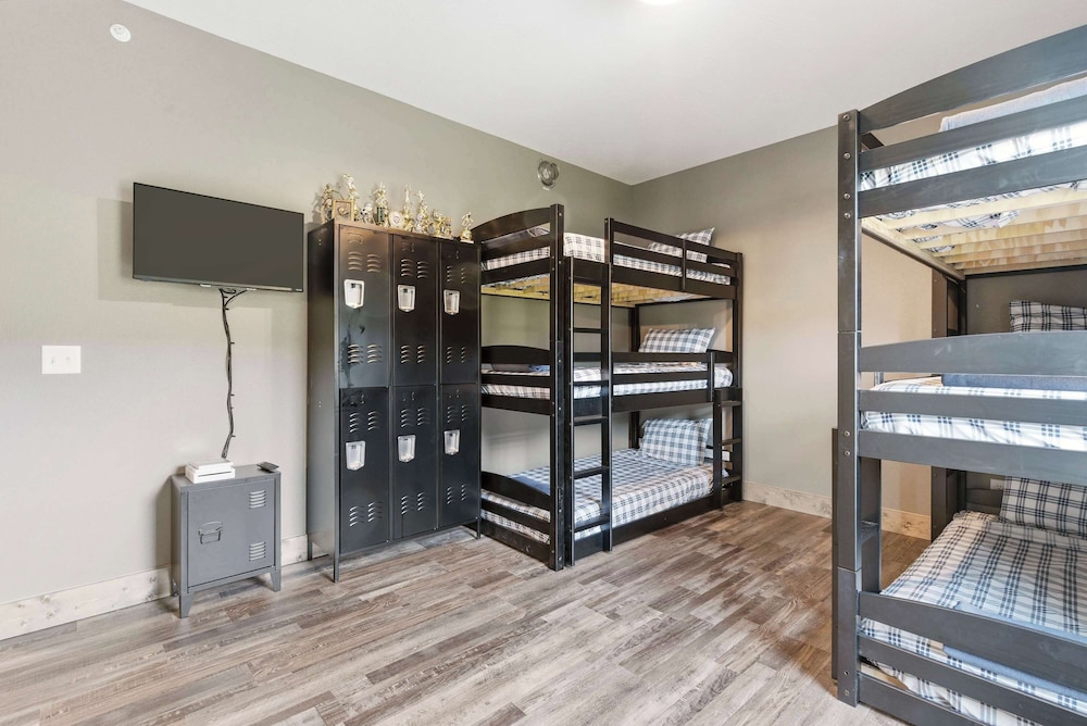 Family Camp Home for 17